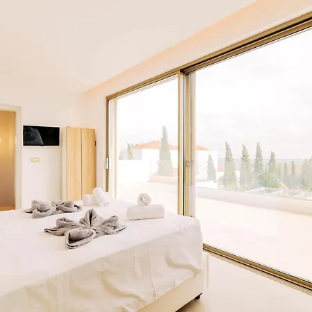 Mythica Luxury * Γεννάδι