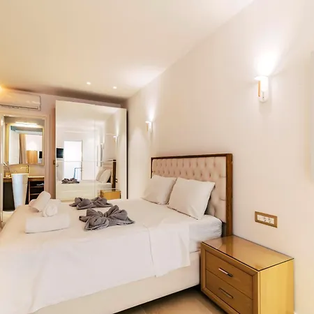 Mythica Luxury Villa Jenádi