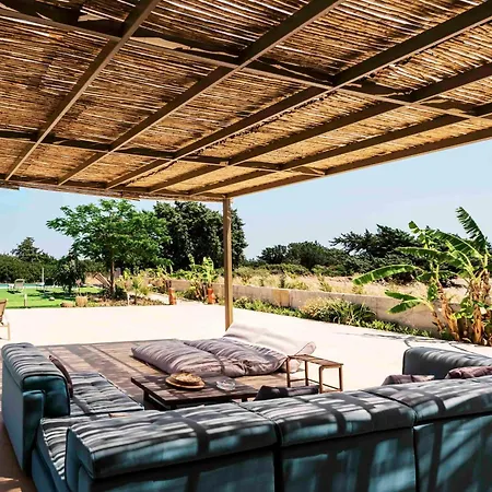 Mythica Luxury