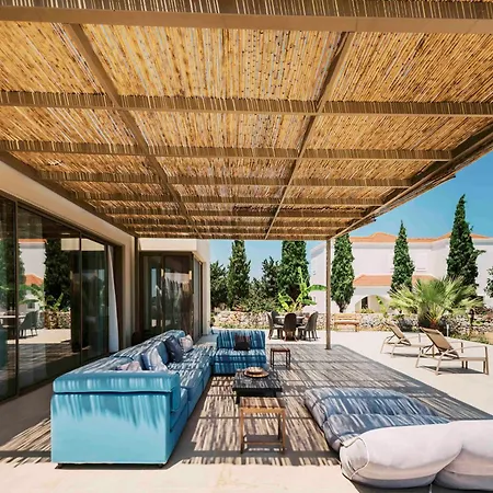 Villa Mythica Luxury Jenádi