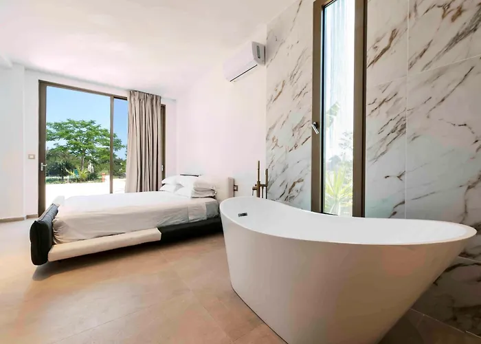 Mythica Luxury Villa Jenádi