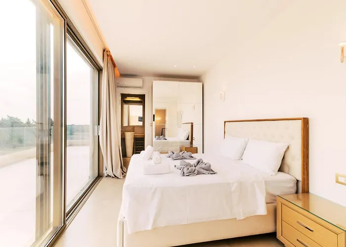 Mythica Luxury