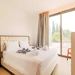 Mythica Luxury 别墅 根纳迪