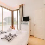 Mythica Luxury * 根纳迪