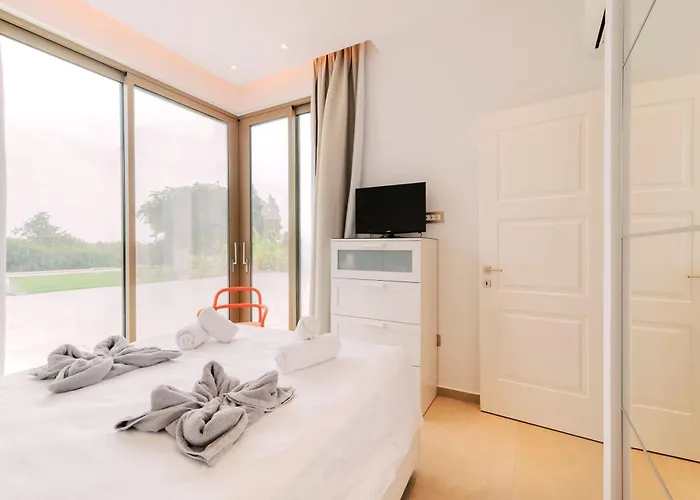 Mythica Luxury * Gennadi